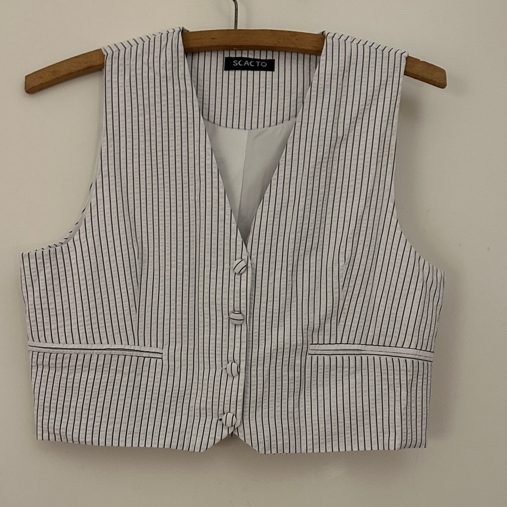 Scacto Striped White and Black Vest and trouser set